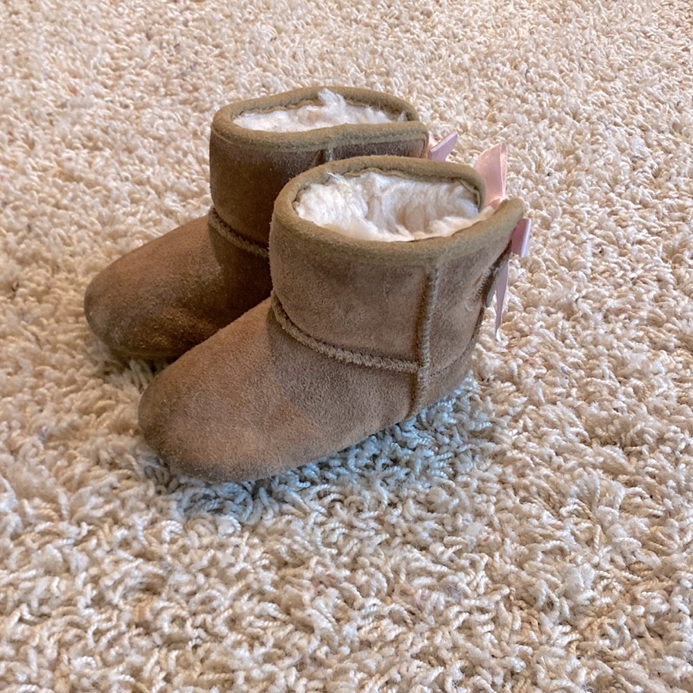 Ugg Jesse Bow Chestnut Boot 2/3 (6-12 Month)
